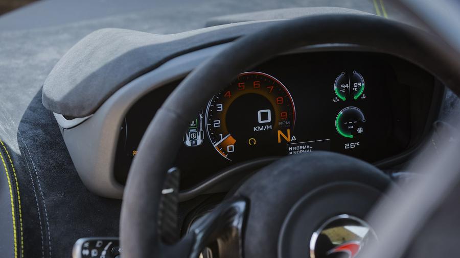 Панель приборов McLaren 570S Spider 2017 года  (WW) (фото 76 из 78)